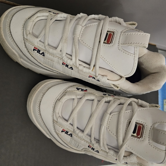 Fila Size 8.5 - Picture 3 of 3